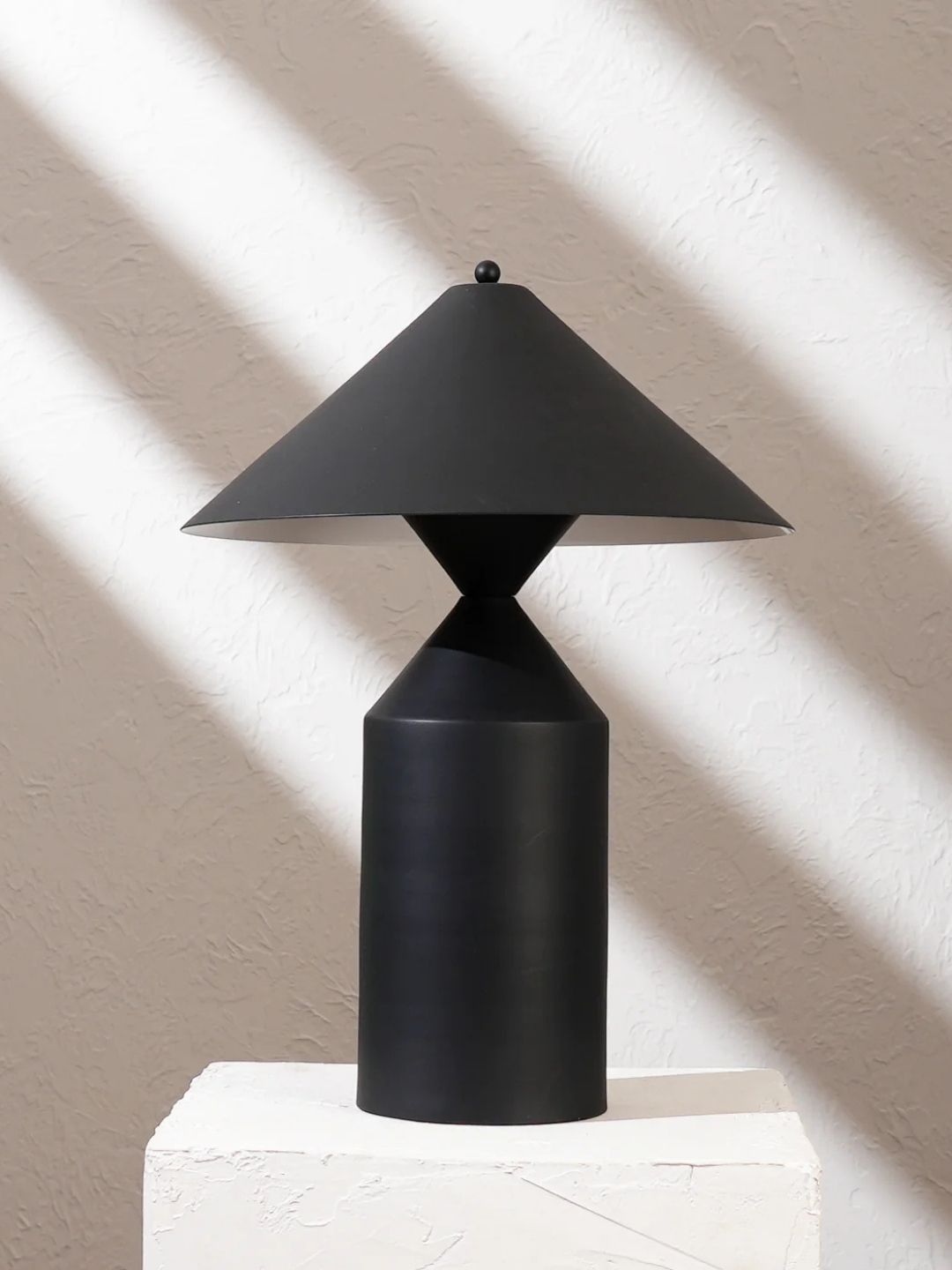 FIG Black Iron Contemporary Frusturical Shaped Table Lamp with Adjustable Cord and Bulb-picture-18