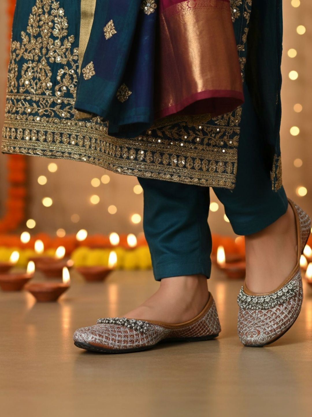 Anouk Women Mojaris Flats-picture-11