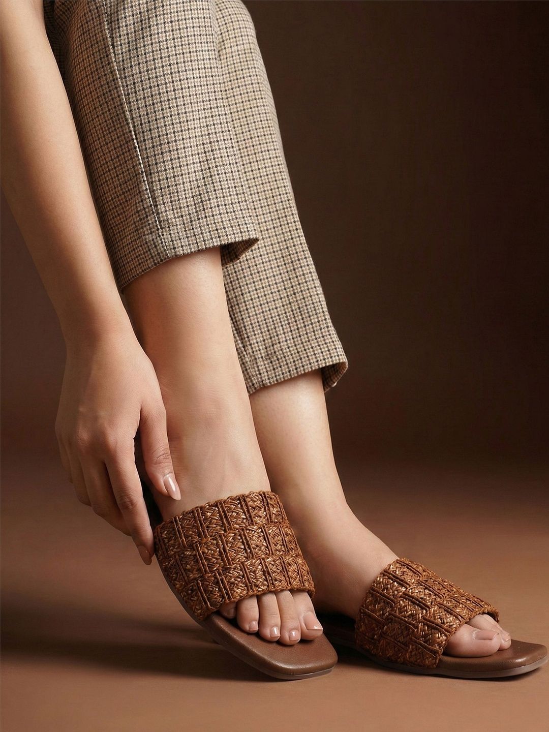 DressBerry Women Open Toe Flats