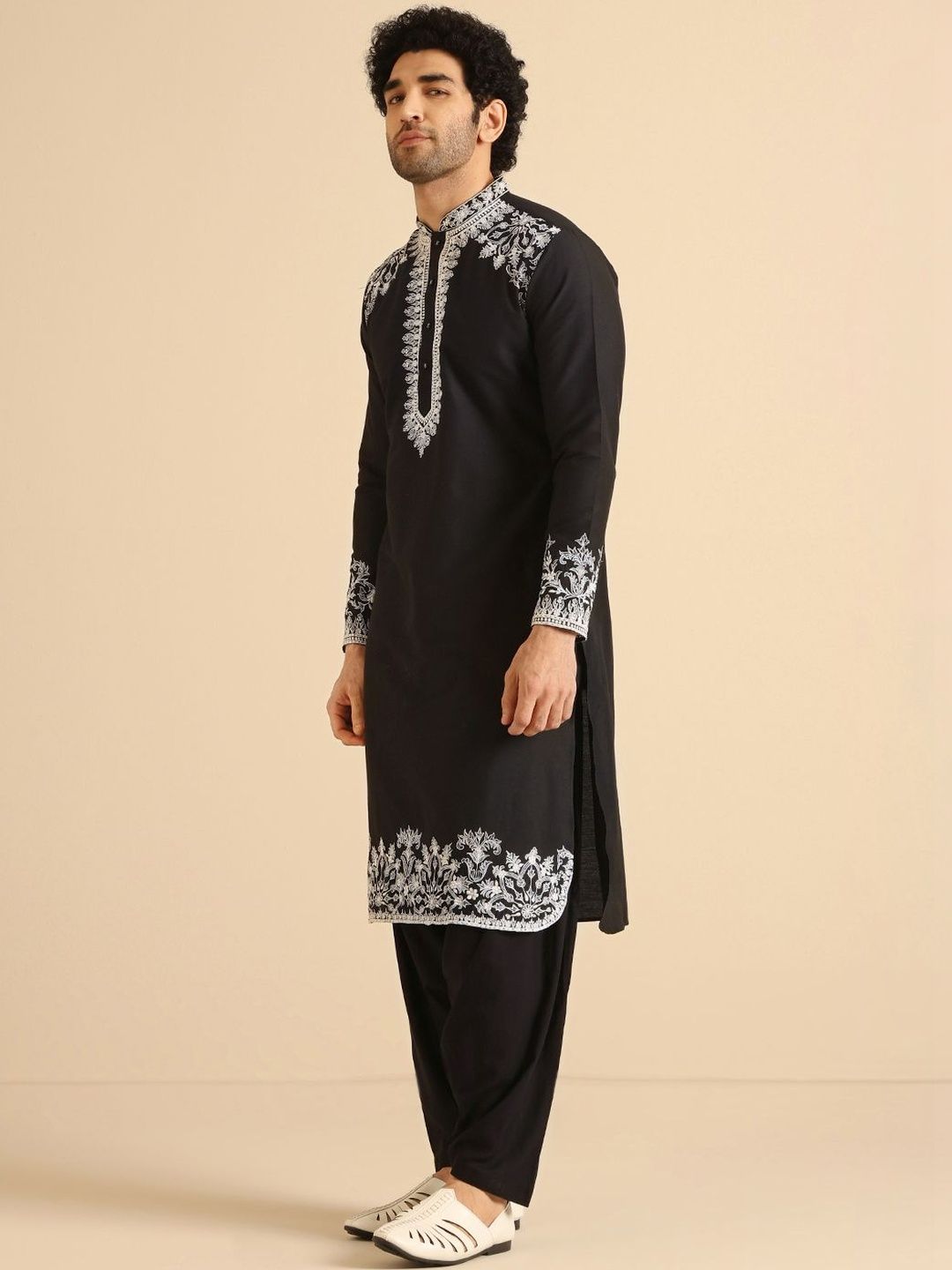 KISAH Men Floral Embroidered Kurta-picture-18