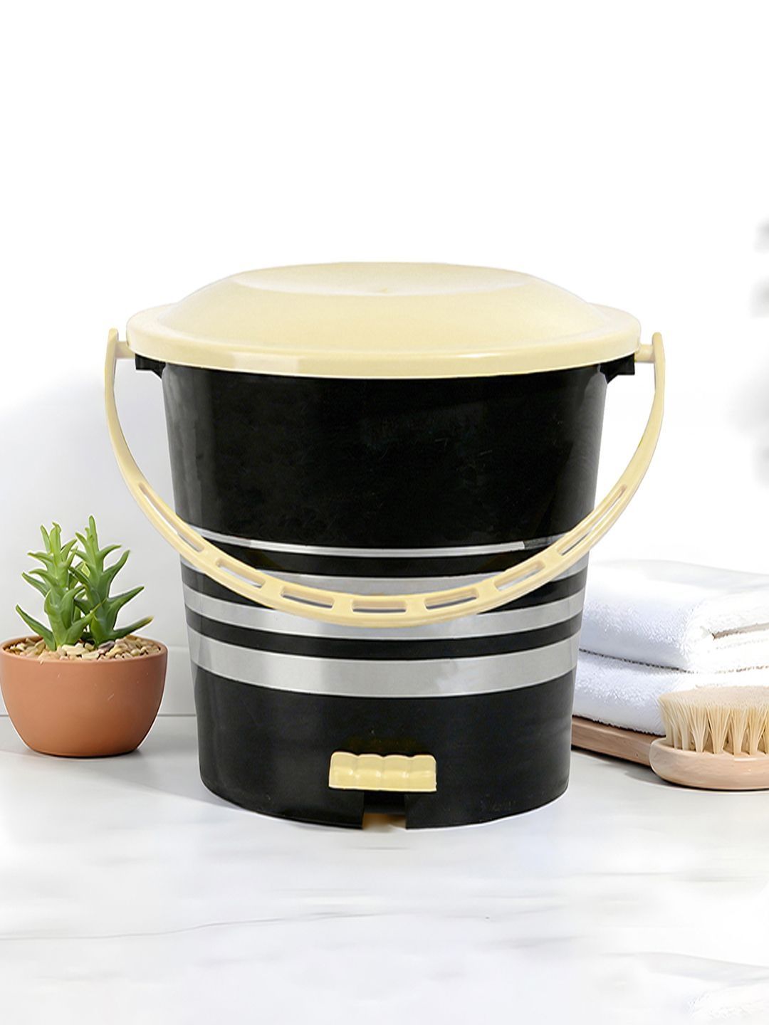 HOMESTIC Yellow & Black Printed Pedal Bin With Lid - 5L