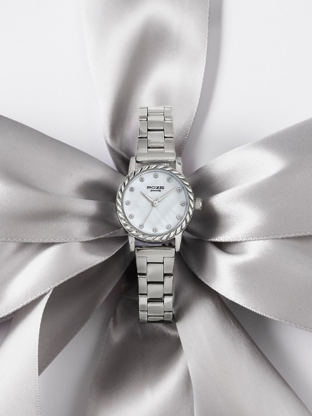 Sonata Women Mother of Pearl Dial & Stainless Steel Bracelet Style Straps Analogue Watch