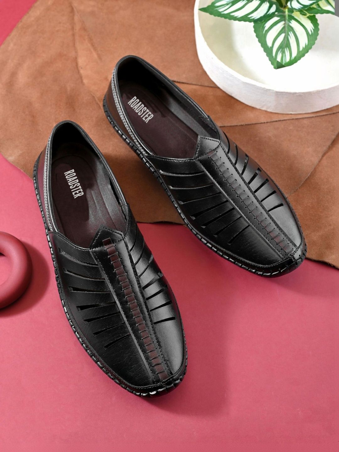 The Roadster Lifestyle Co Men Casual Mojaris-picture-46