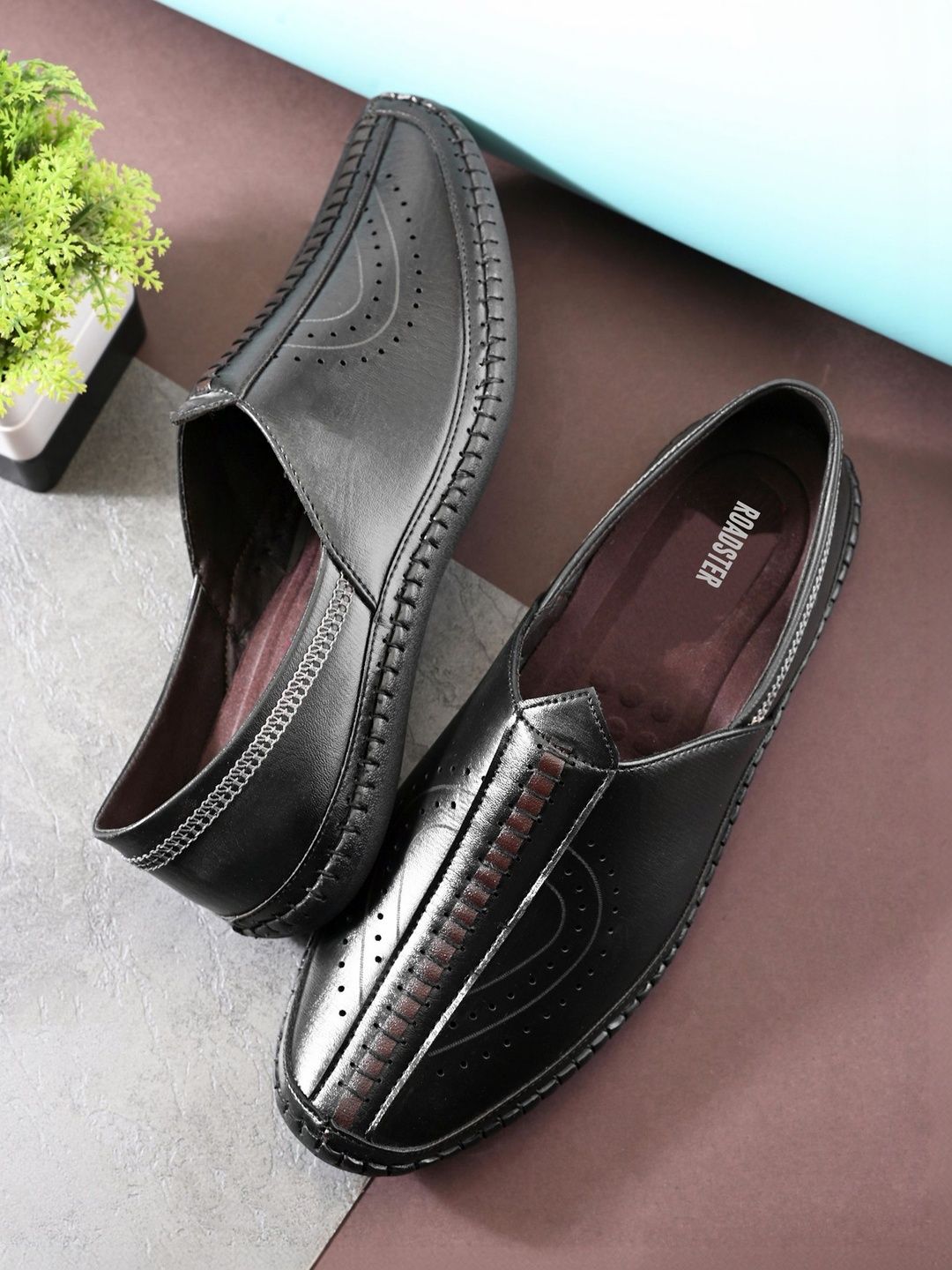The Roadster Lifestyle Co Men Casual Mojaris-picture-43