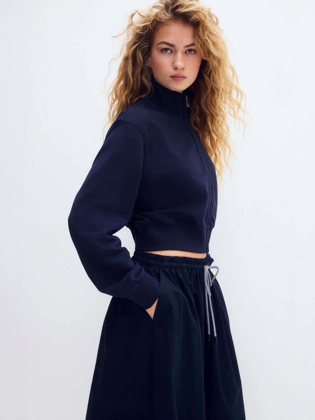 H&M Cropped Zip-Through Sweatshirt-picture-33
