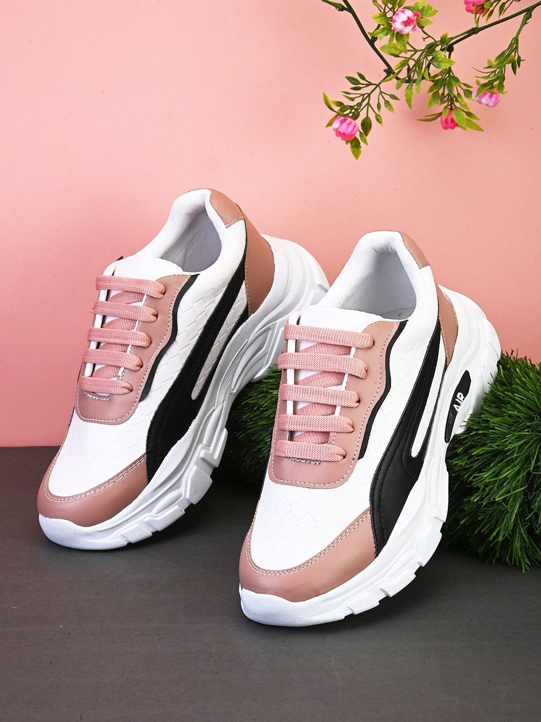 XE Looks Women Colourblocked Sneakers-image-24