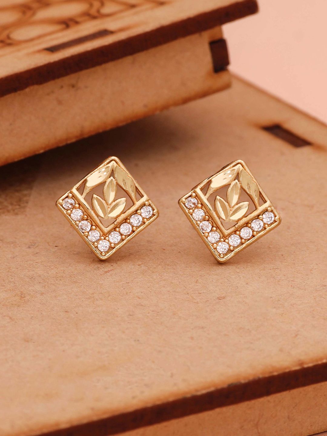 DressBerry Geometric Studs Earrings-picture-15