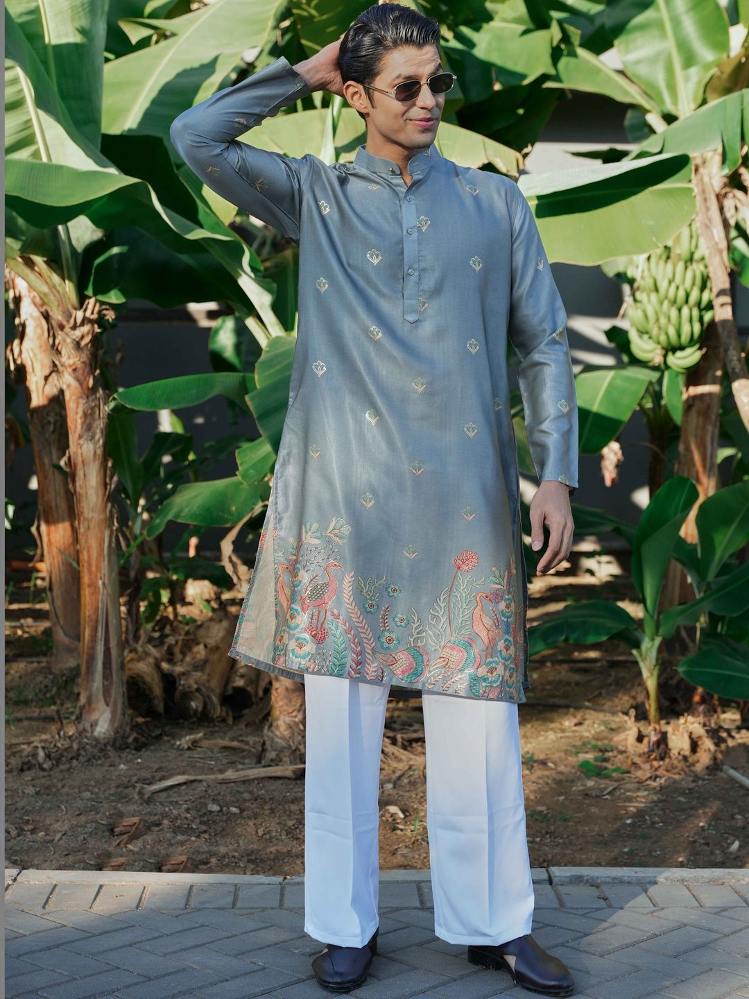 Anouk Men Floral Embroidered Thread Work Kurta-picture-12