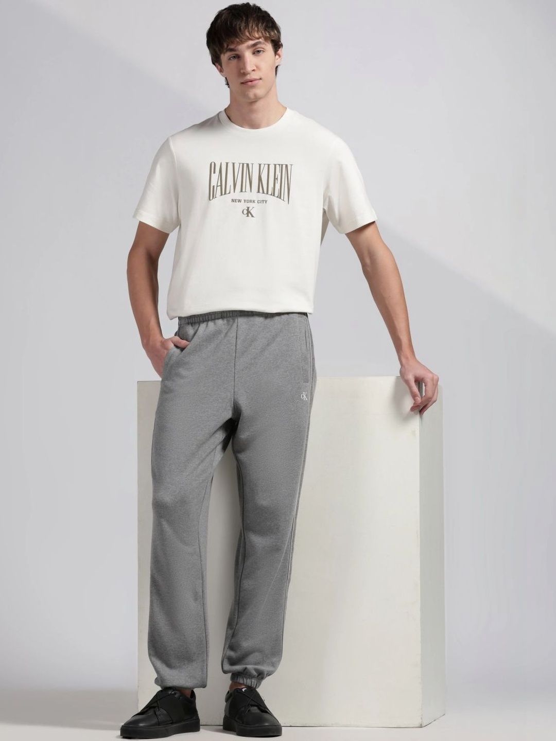 Calvin Klein Jeans Men Cotton Mid Rise Joggers-picture-41