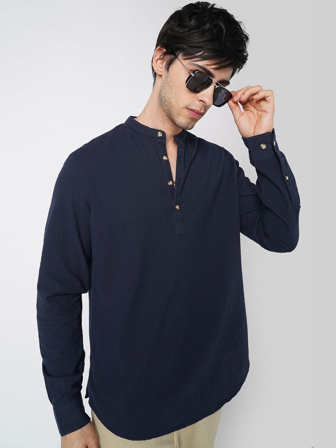 VASTRADO Men Flared Sleeves Thread Work Kurta-picture-25