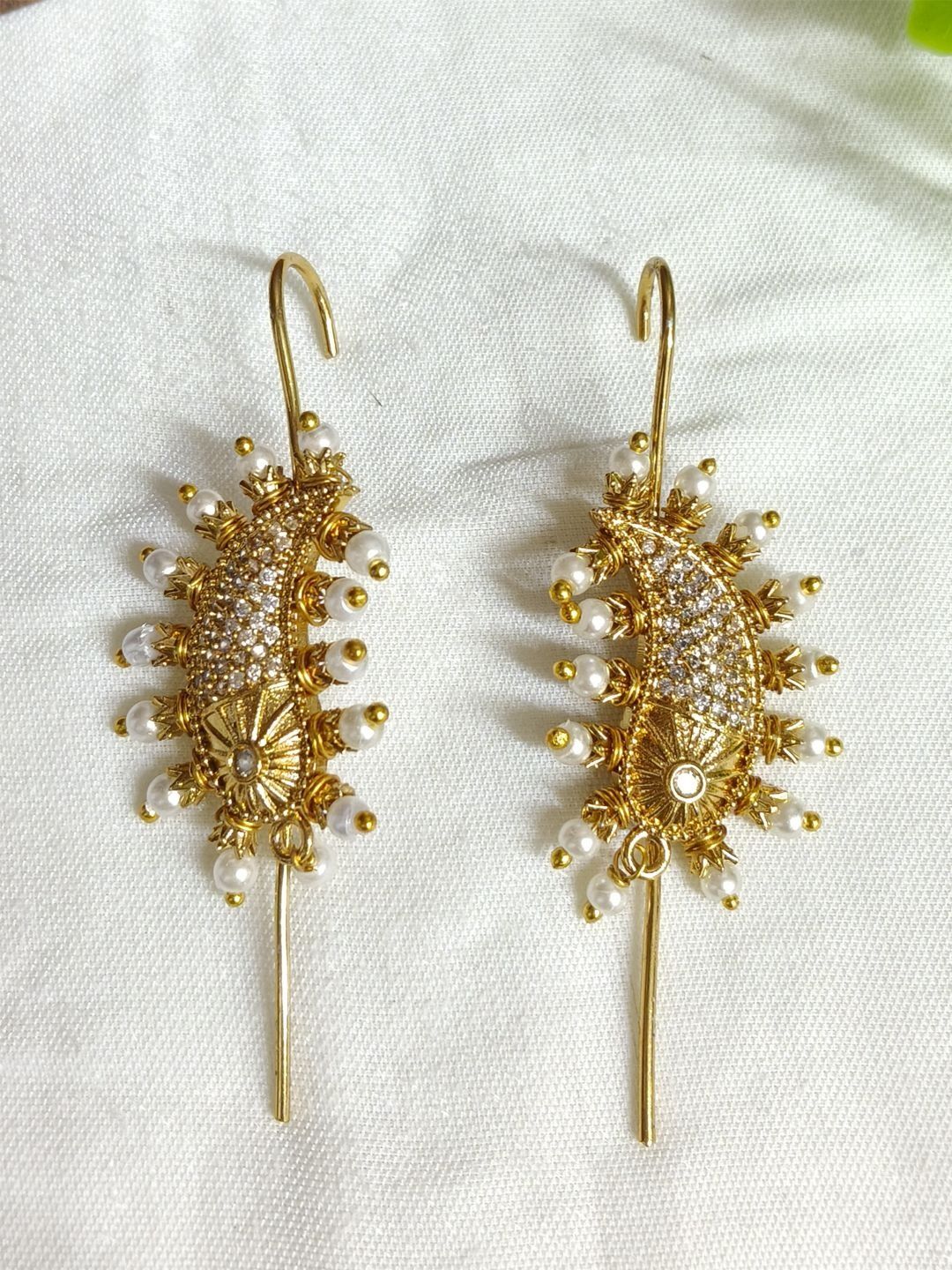 D Rio Fashions Contemporary Ear Cuff Earrings