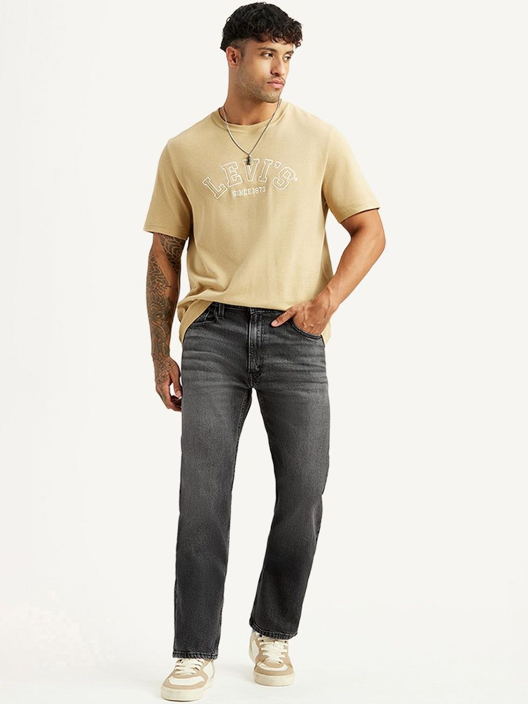 Levis Men Relaxed Fit Mid-Rise Light Fade Stretchable Jeans