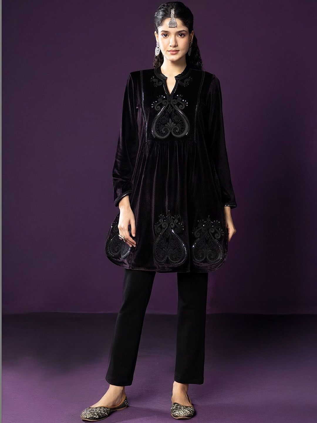 Lakshita Ethnic Motifs Embellished Sequinned Velvet Sequinned Panelled Kurti-image-15