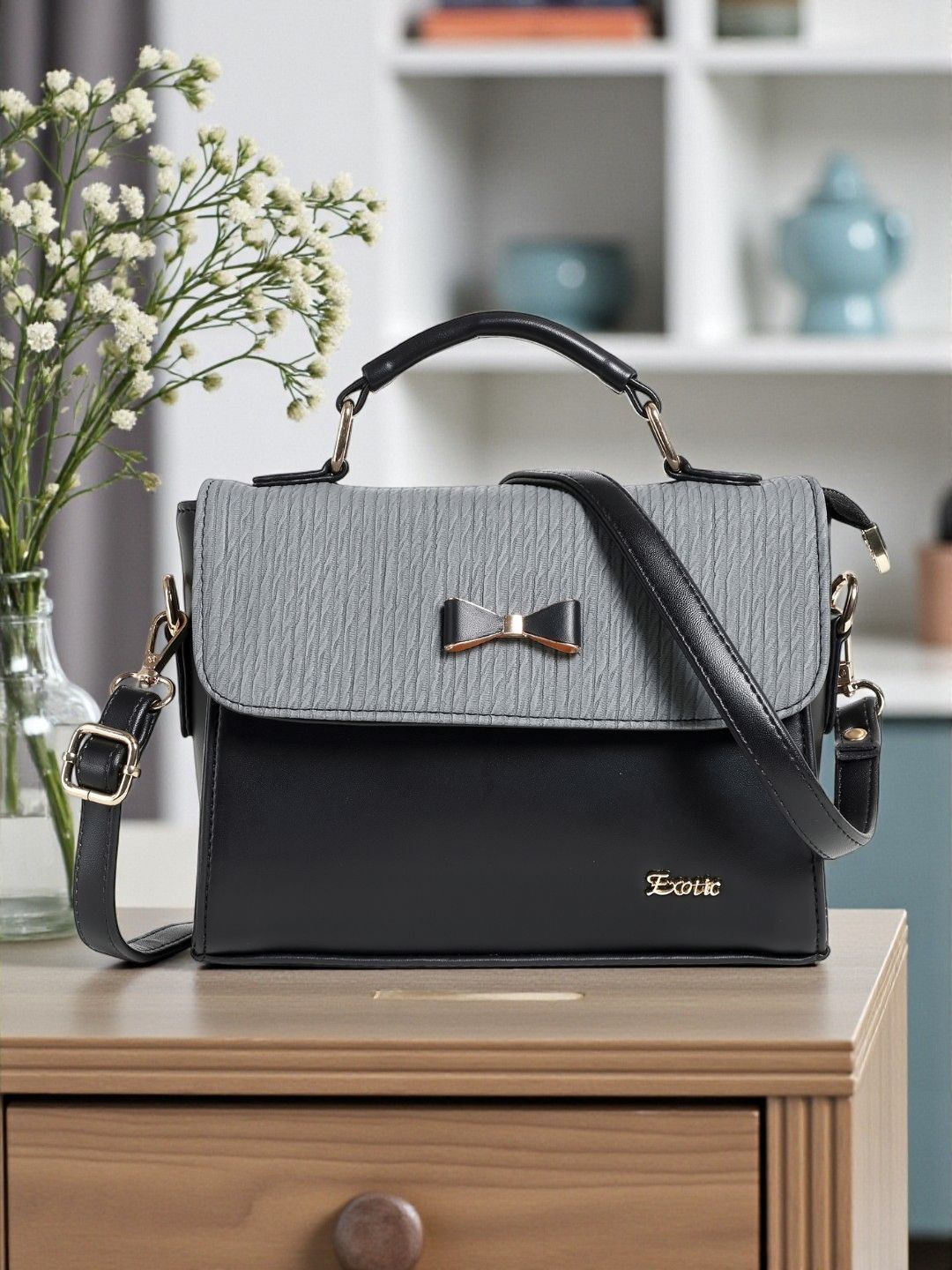 Exotic Colourblocked Structured Handheld Bag with Bow Detail-picture-54
