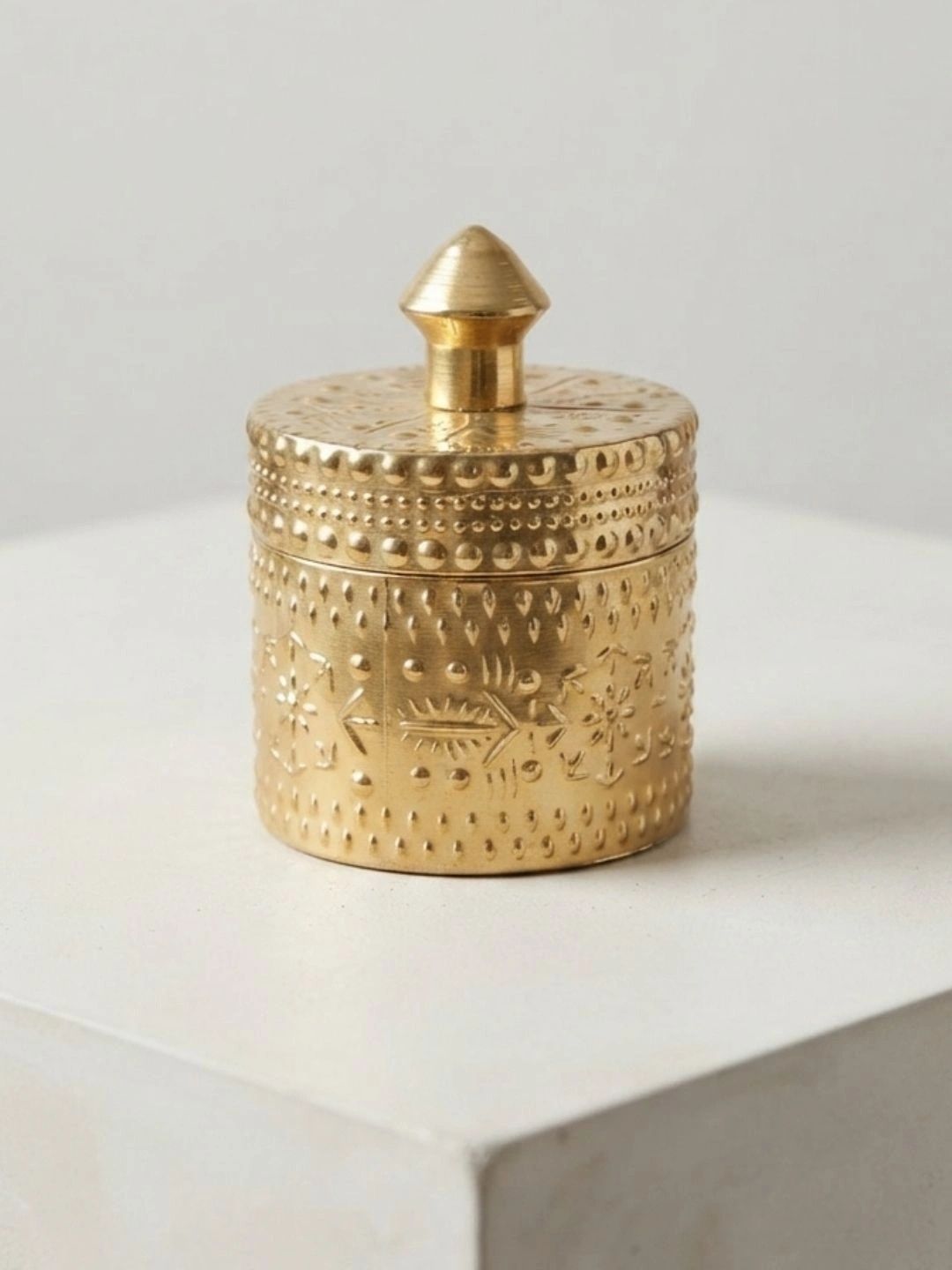 THE HOME CO. Gold-Toned 1 pieces Jar Candle-picture-31