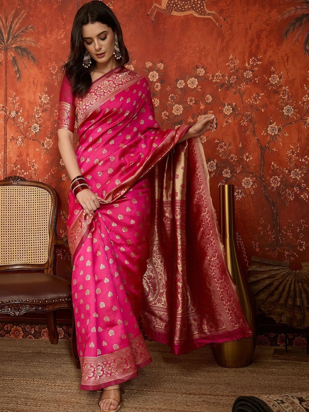Sangria Woven Design Zari Silk Blend Banarasi Saree-image-25