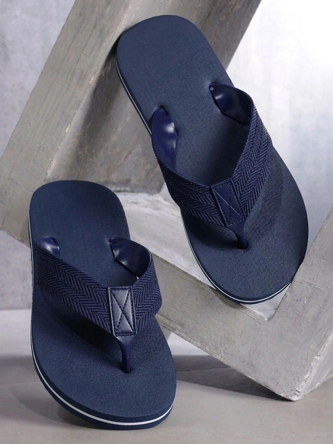 BREEZY Men Striped Rubber Thong Flip-Flops-image-41