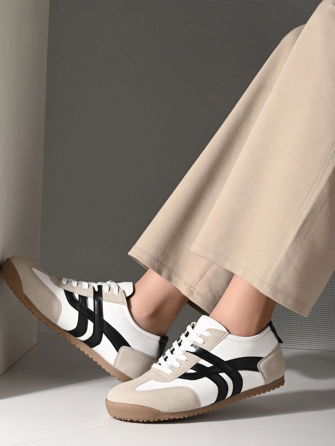 Roadster Women Colourblocked Sneakers-picture-34