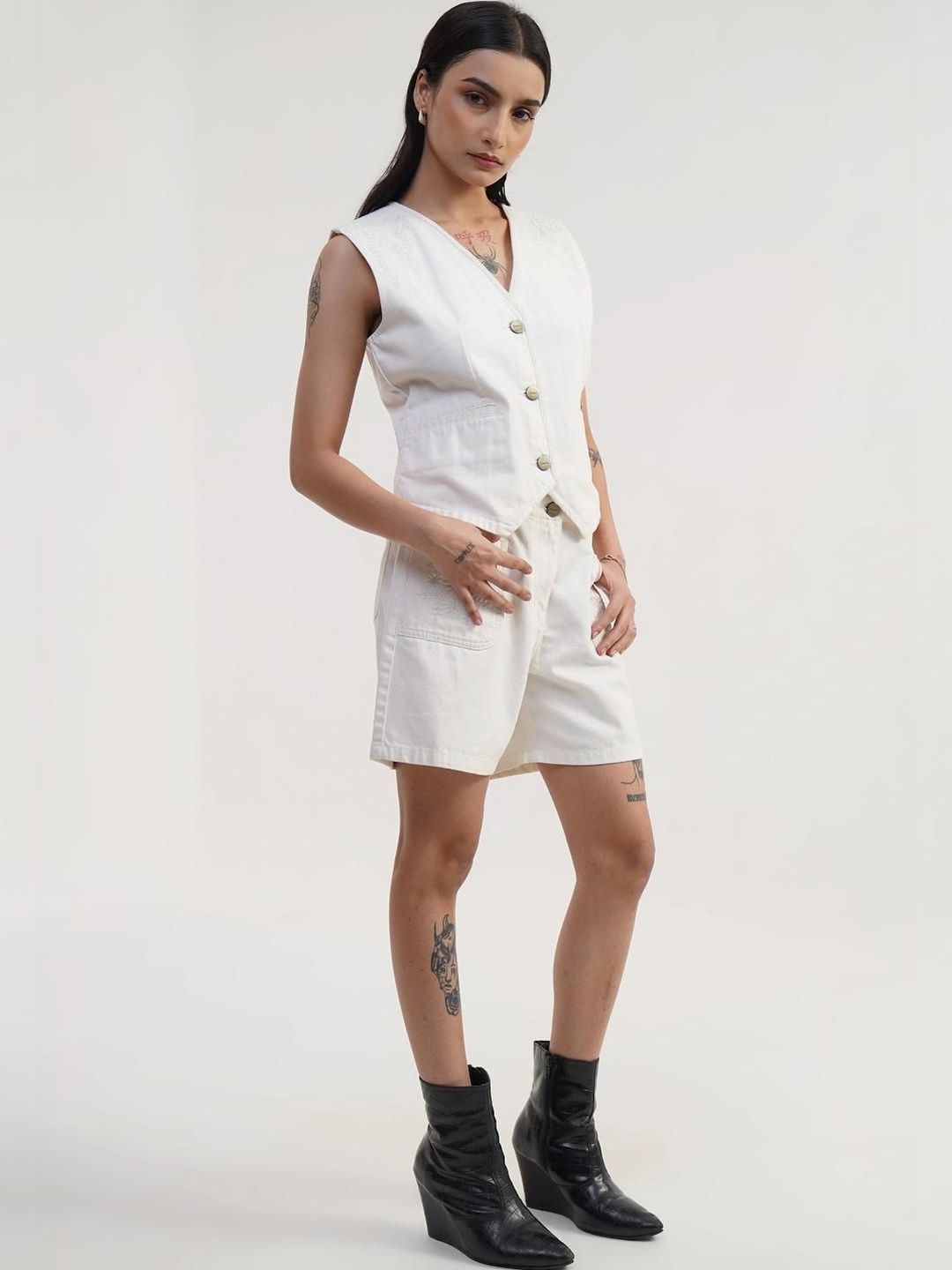 DenZ Pure Cotton V-Neck Woven Waistcoat-picture-16