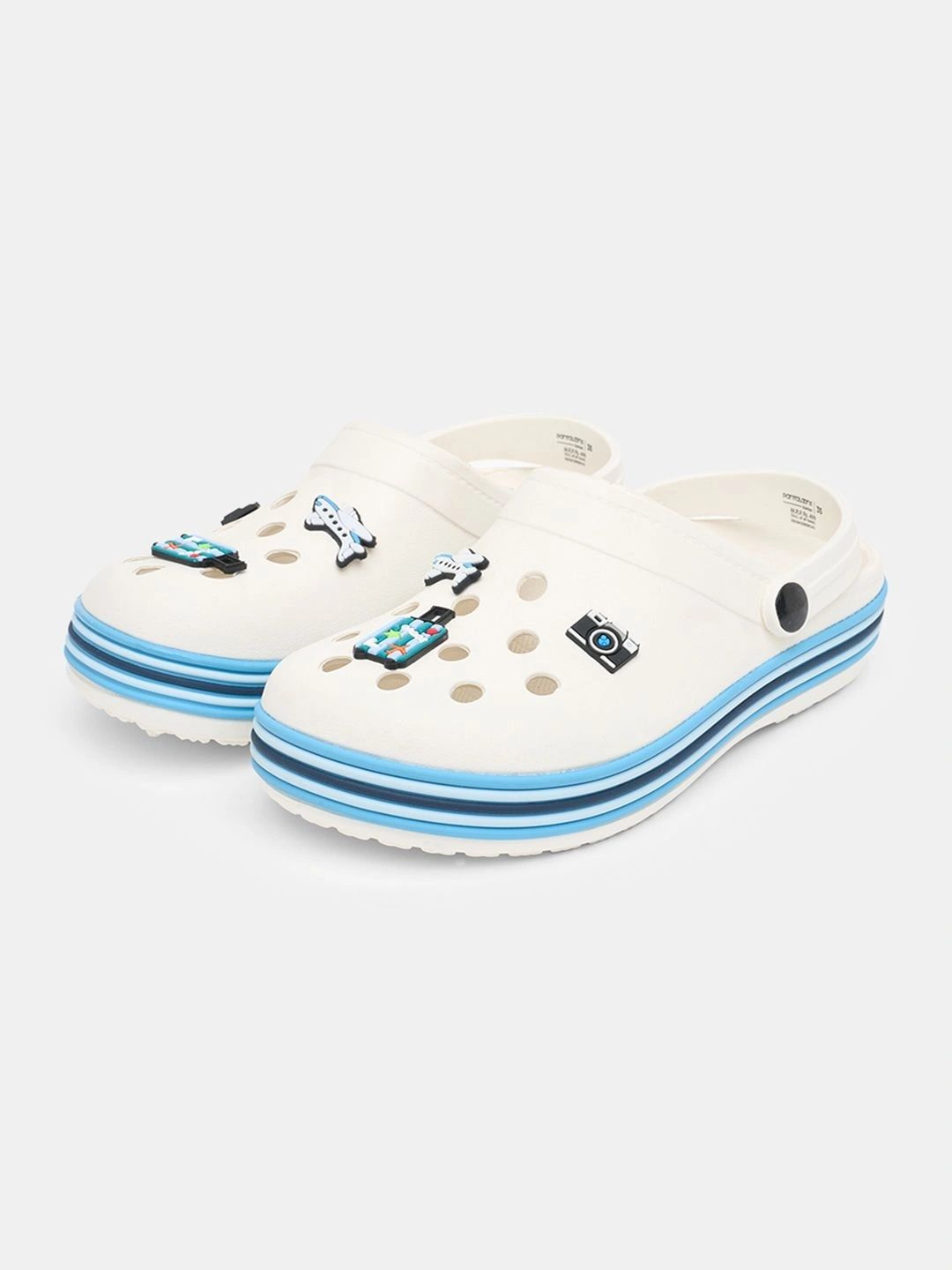 Pantaloons Junior Boys Perforations Clogs-picture-12