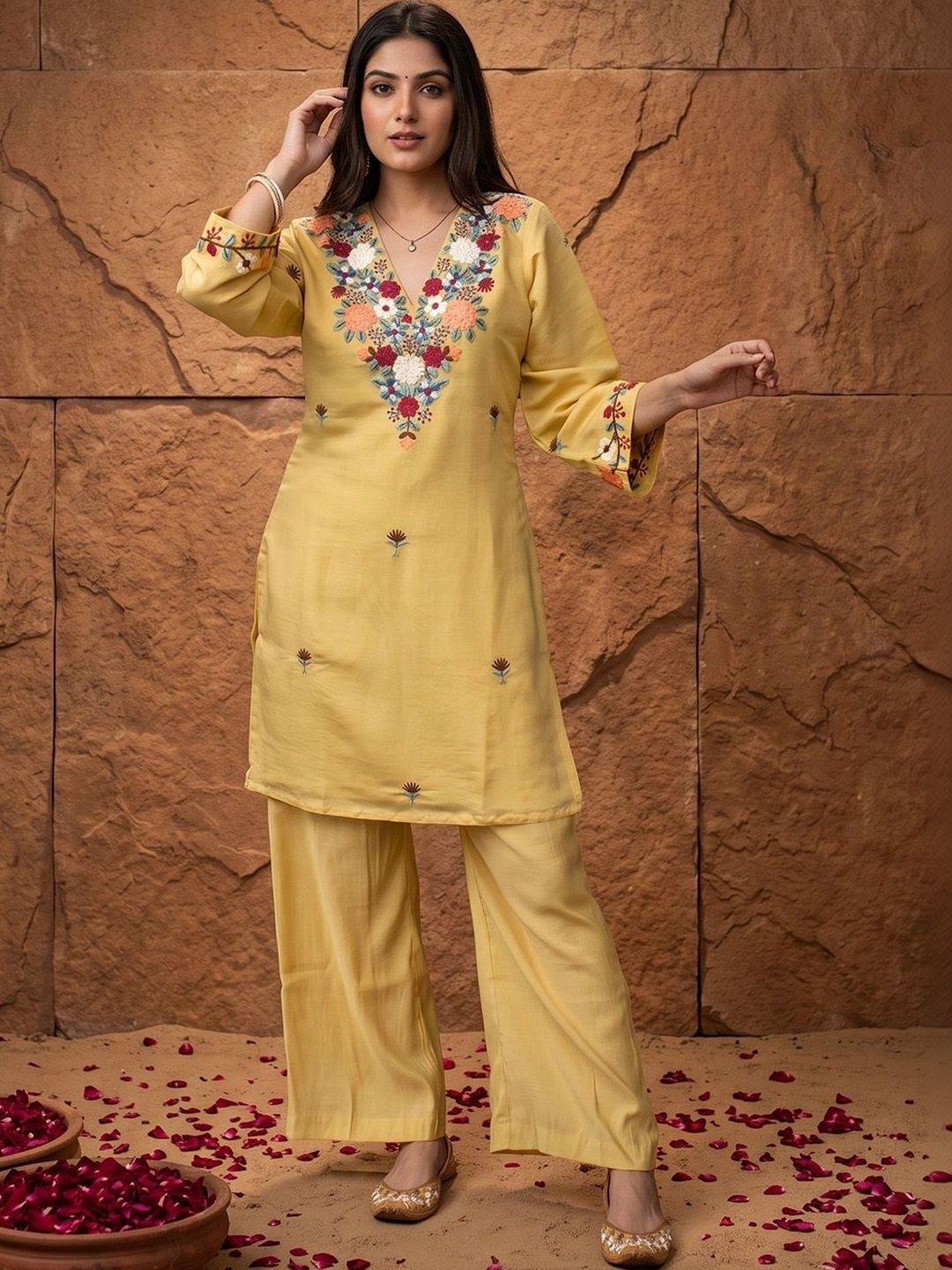 House of Pataudi Women Floral Embroidered Regular Thread Work Kurta with Trousers-picture-52