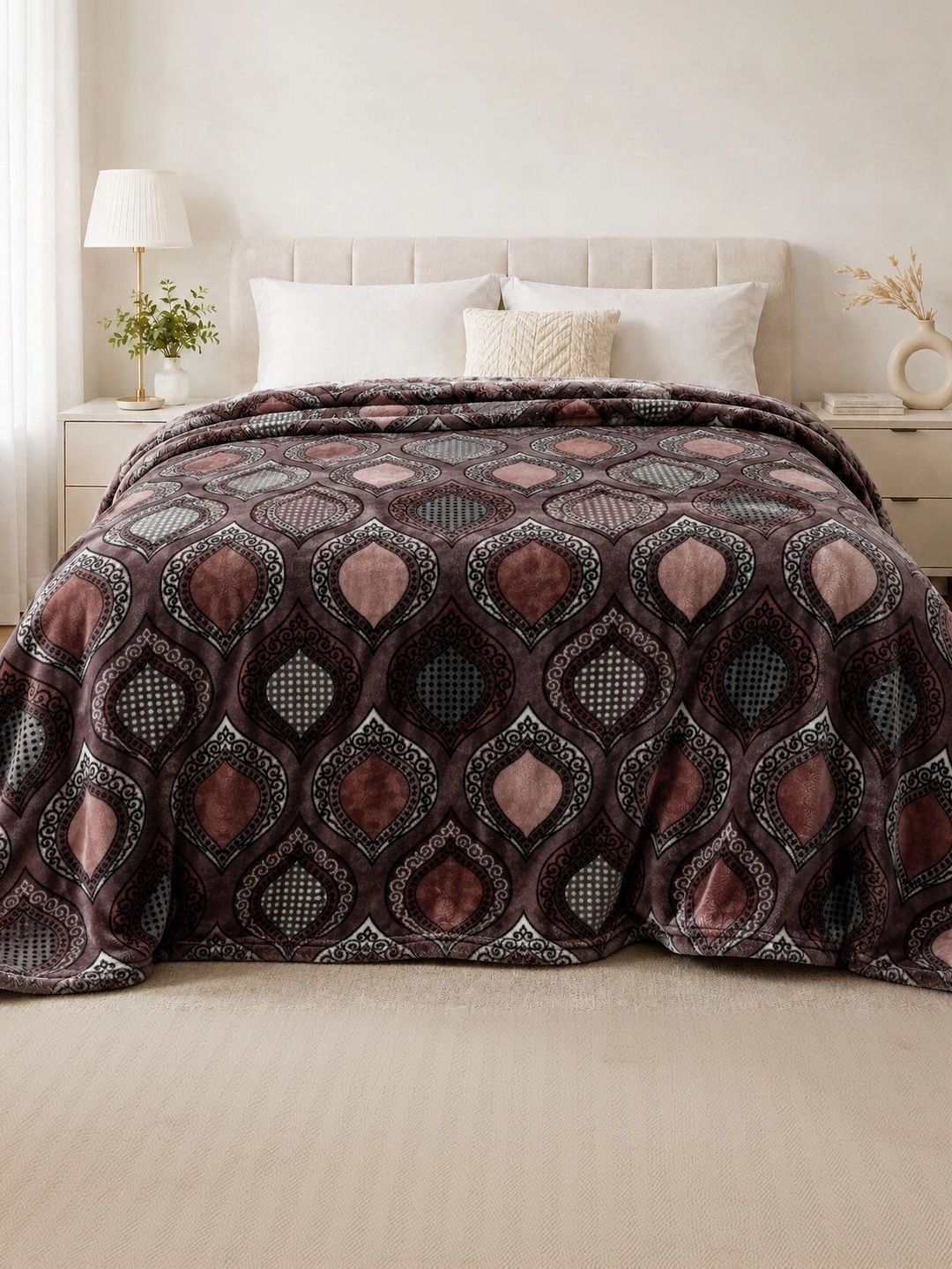Nivasam Mauve & Grey Geometric Fleece AC Room 300 GSM Blanket-image-36