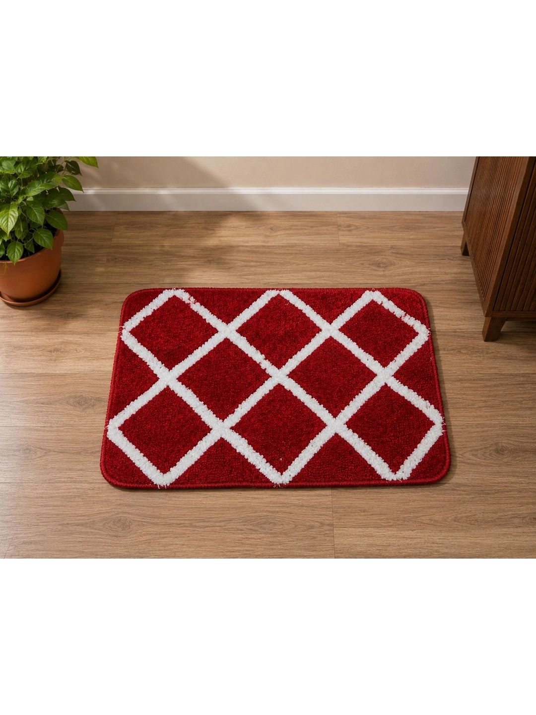 VIKCLIQUE Red & White Ultra Soft Absorbent Anti-Skid Doormats-image-6