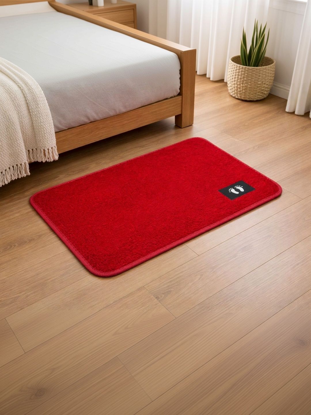 VIKCLIQUE Red Ultra Soft Absorbent Anti-Skid Doormats-image-5