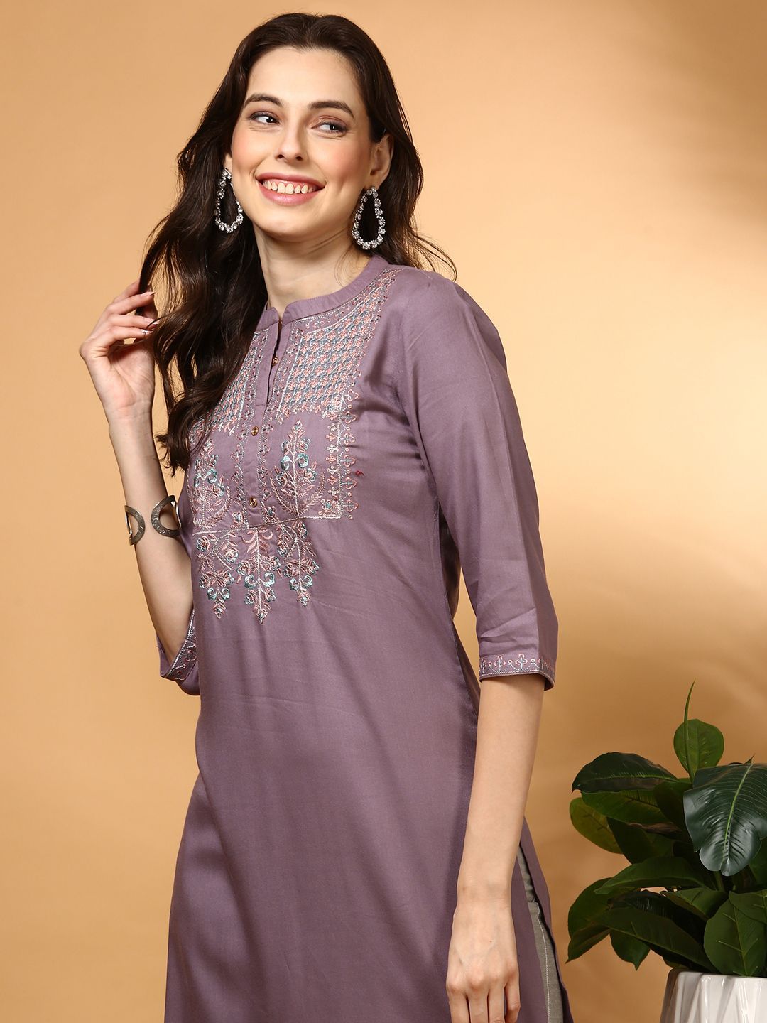 Anouk Anouk Women Floral Embroidered Flared Sleeves Thread Work Kurta