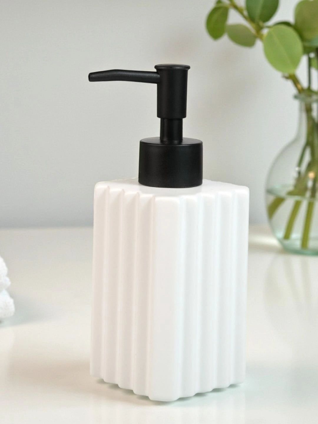 Kookee White Abstract Ceramic Soap Dispenser-picture-44