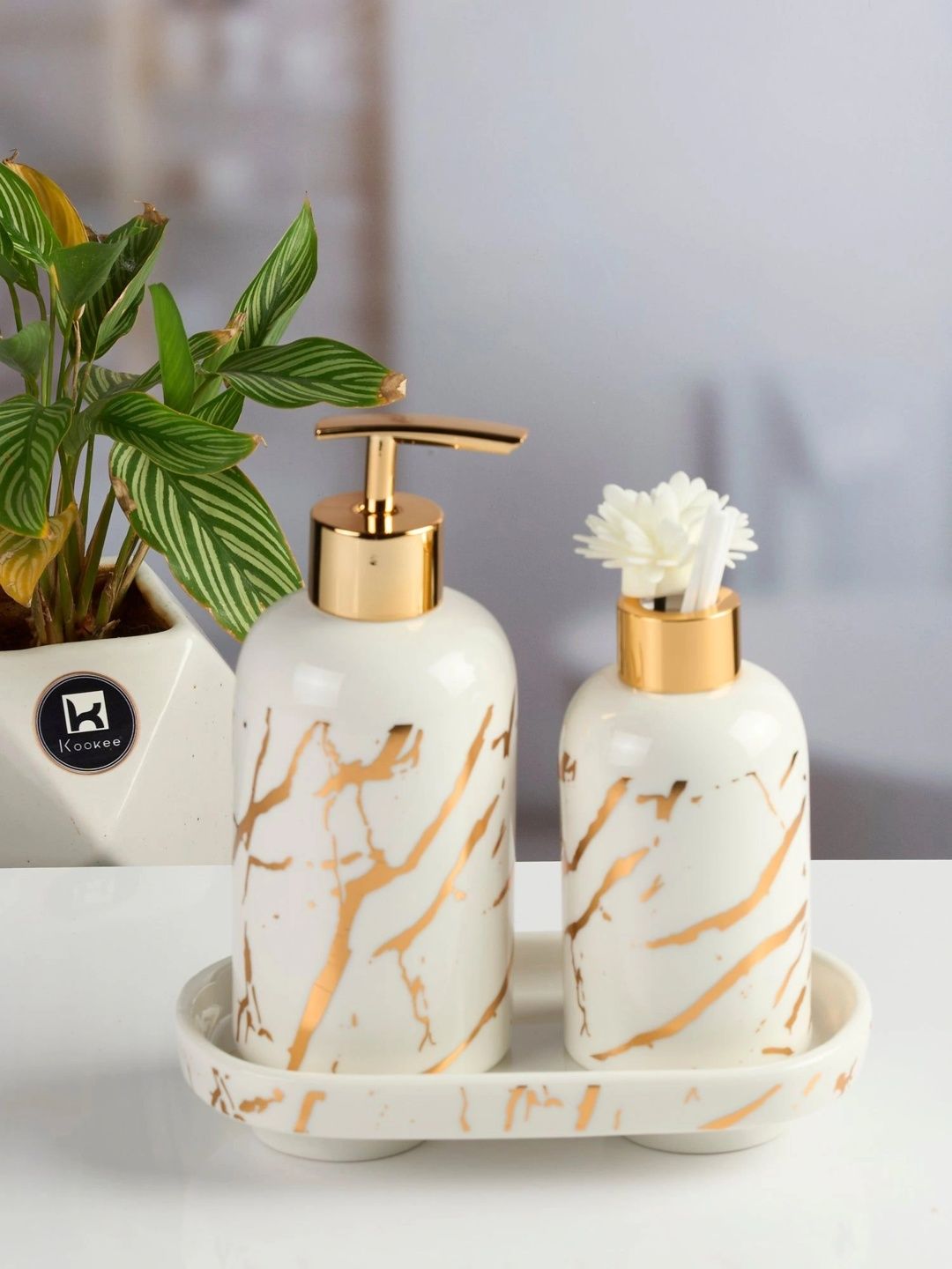 Kookee Gold-Toned 3 piece Abstract Ceramic Bath Accessories Set-picture-15