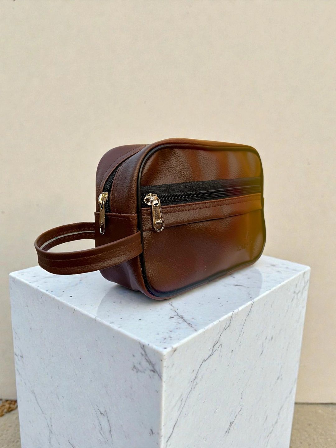 ZARWISS Unisex Textured Messenger Bag-picture-47