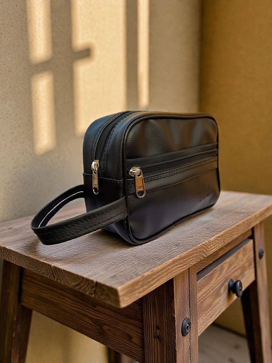 ZARWISS Unisex Textured Messenger Bag-picture-16