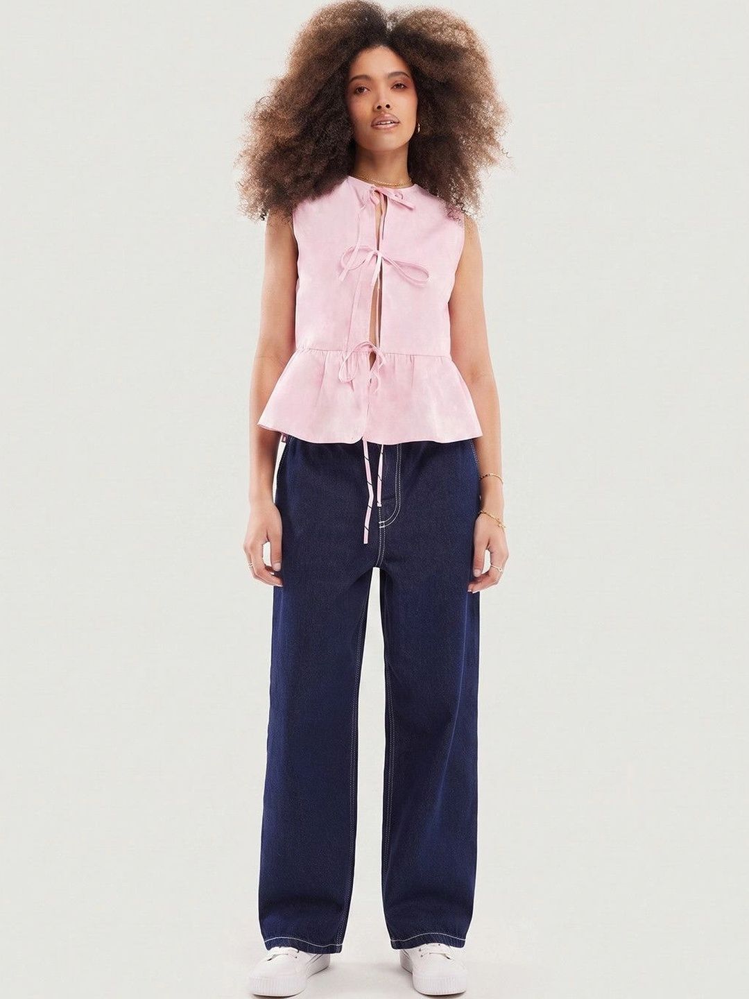 Suo V-Neck Woven Waistcoat-picture-14