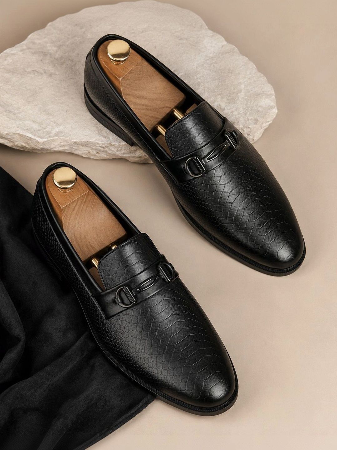 NARKI Men Textured Round Toe Slip-On Formal Loafers-image-24
