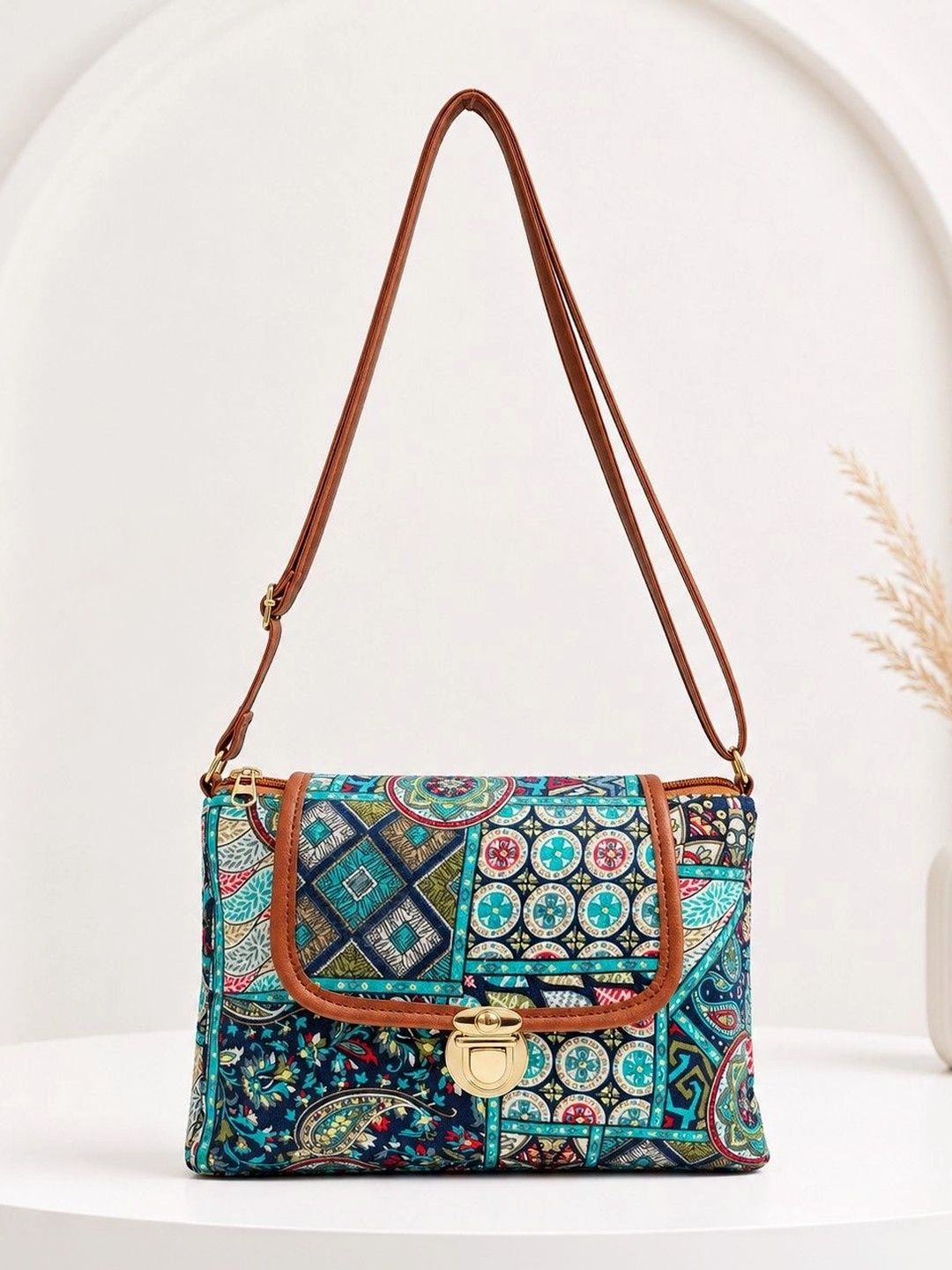 HERE&NOW Geometric Printed Shoulder Bag-picture-29