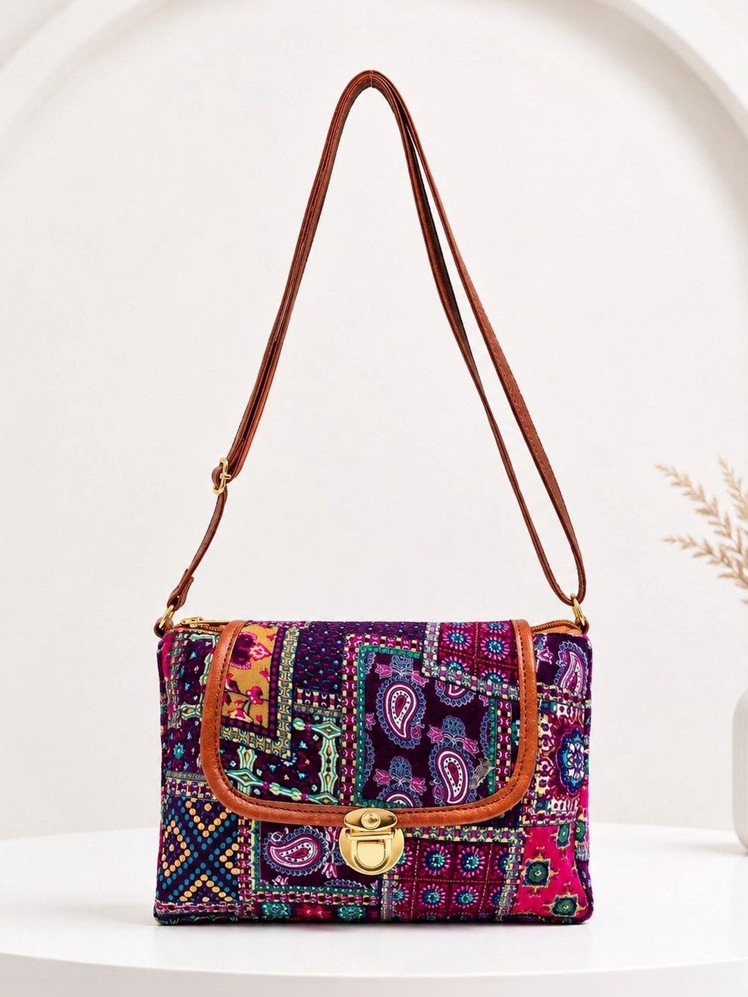 HERE&NOW Printed Shoulder Bag-picture-33