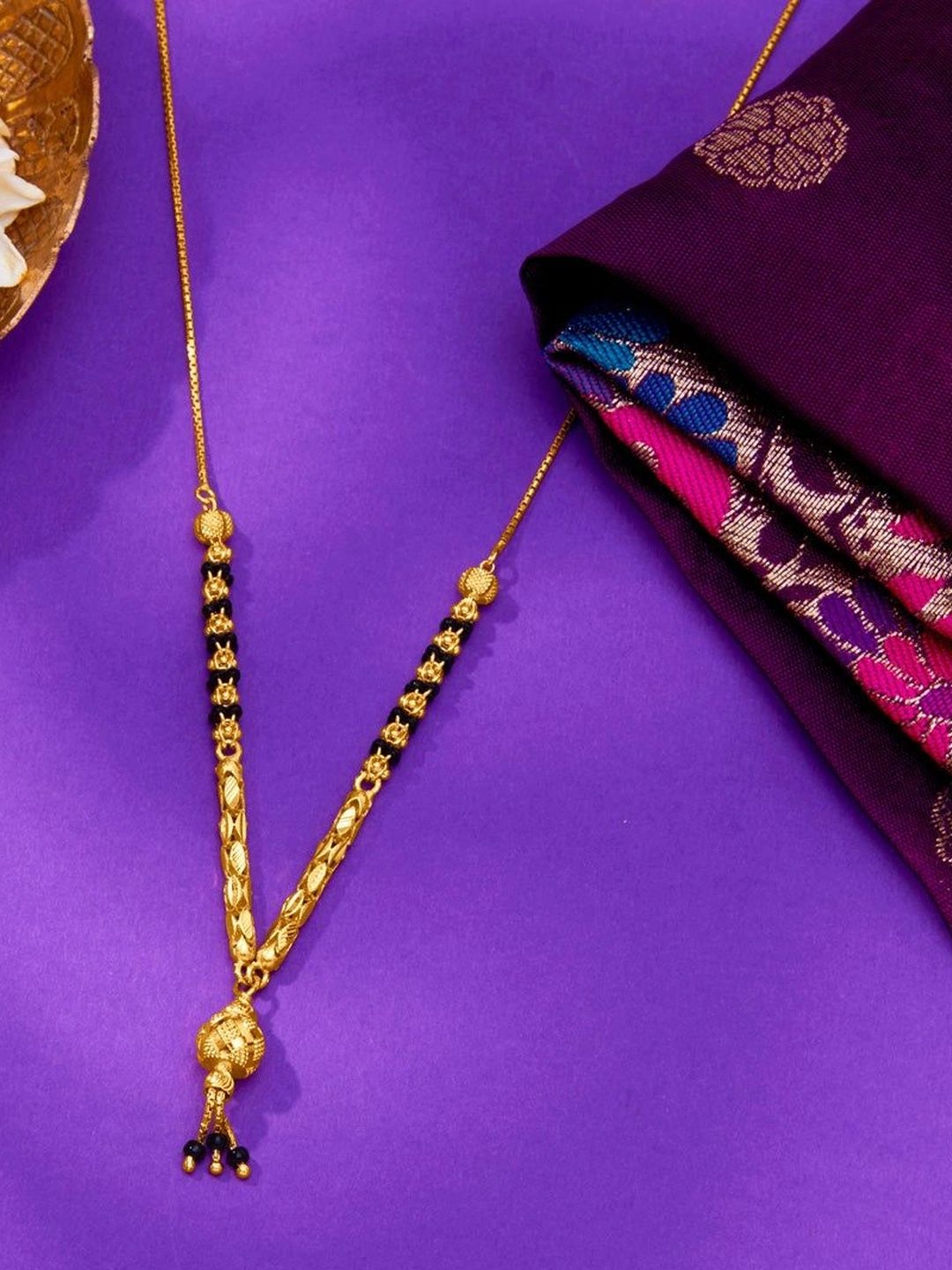 P N GADGIL JEWELLERS 22KT 916 BIS Hallmark Gold Modern Affinity Mangalsutra - 10 g-picture-4