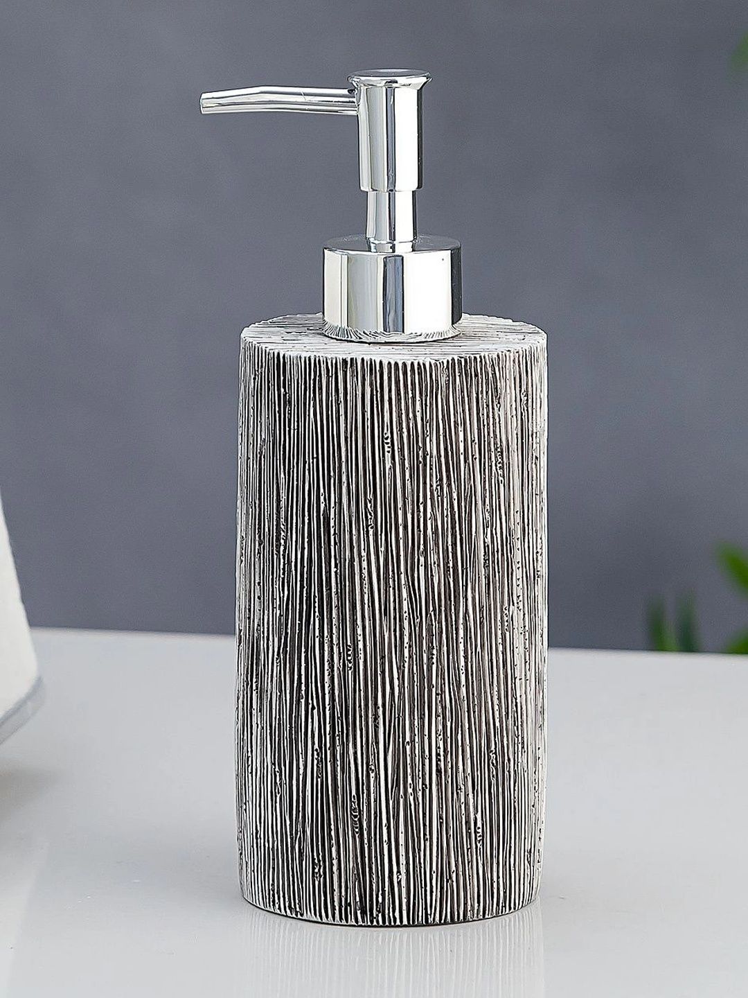Pano Grey Textured Polyresin Soap Dispenser-picture-39