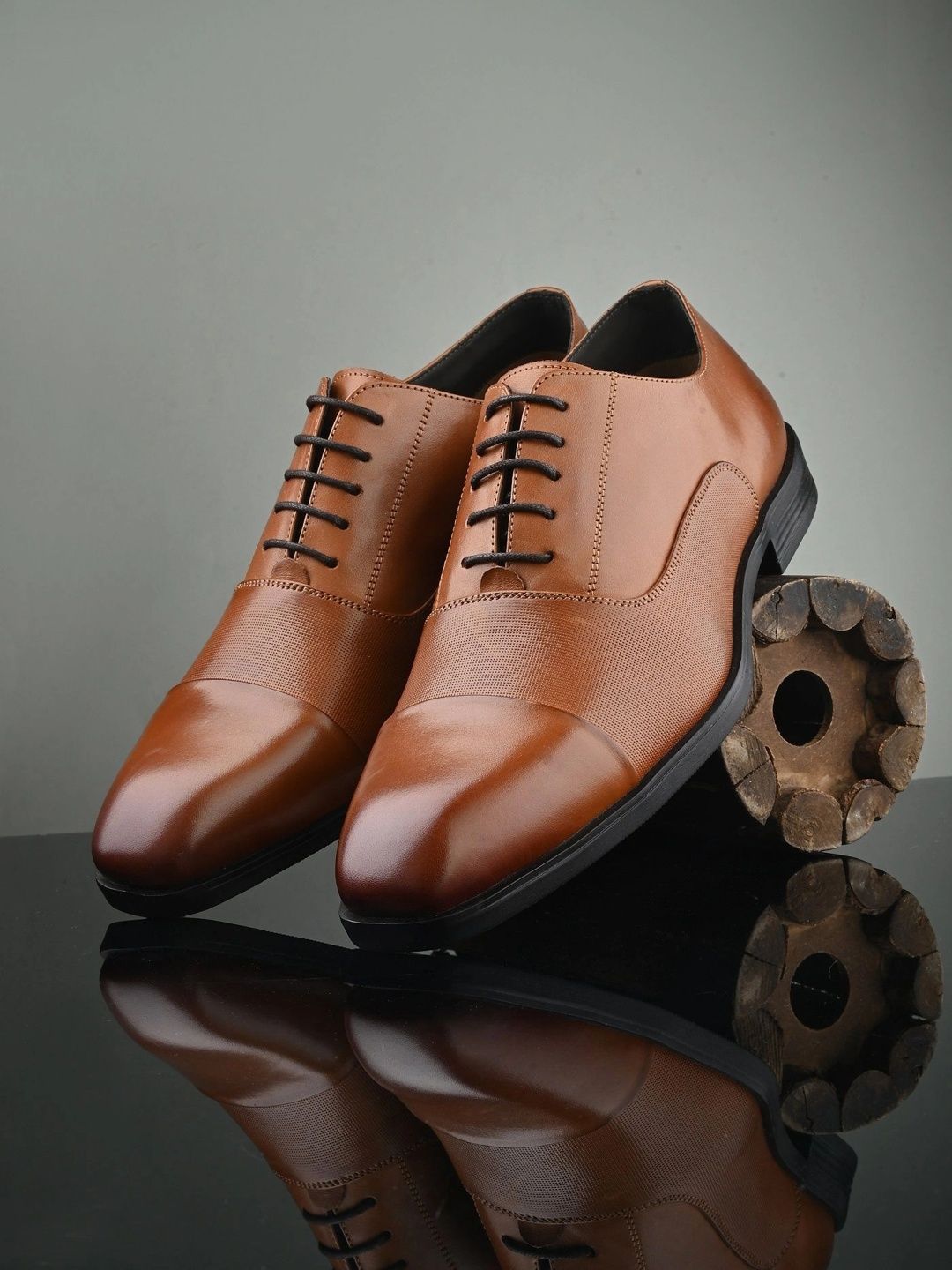 House of Pataudi Men Textured Leather Pointed Toe Lace-Ups Oxfords Formal Shoes-image-2