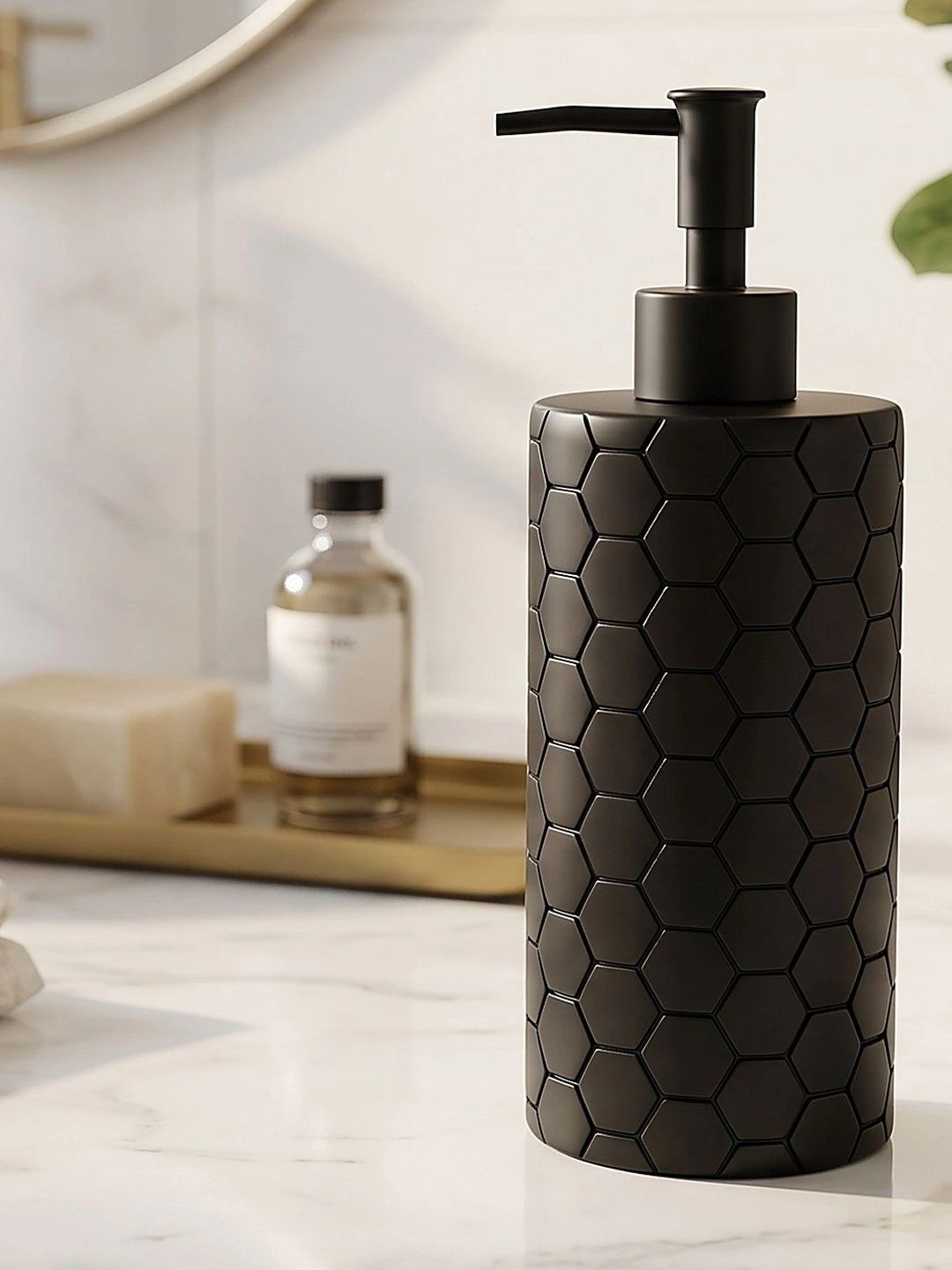Pano Black Geometric Polyresin Soap Dispenser-picture-22