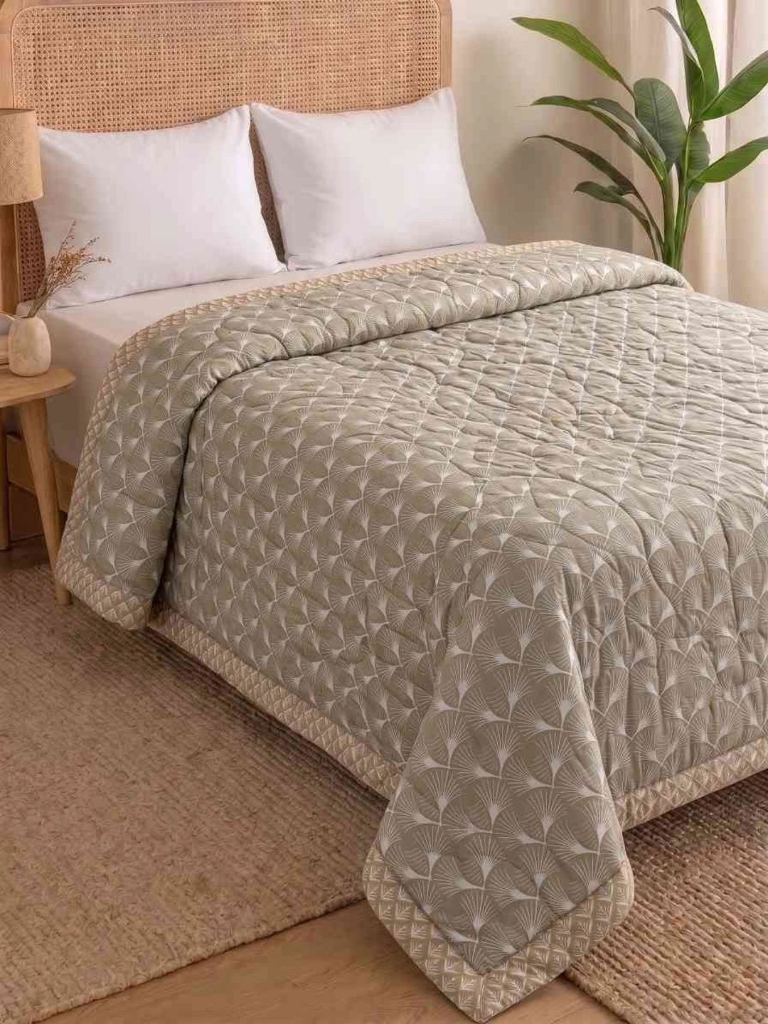 MAFATLAL Green Geometric Microfiber Mild Winter 120 GSM Dohar-image-21