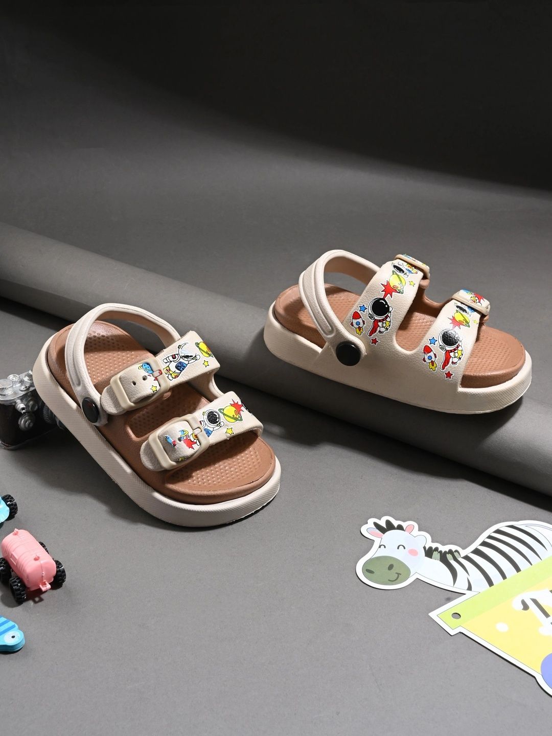 Miss & Chief Unisex Kids Printed Sliders-picture-32