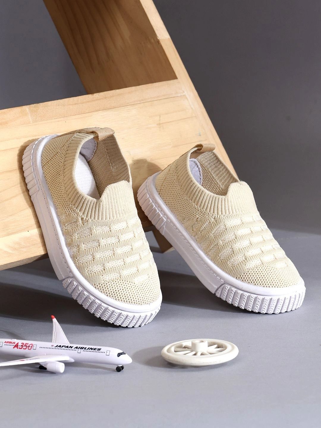 SCHOOZI Unisex Kids Textured Sneakers-picture-50