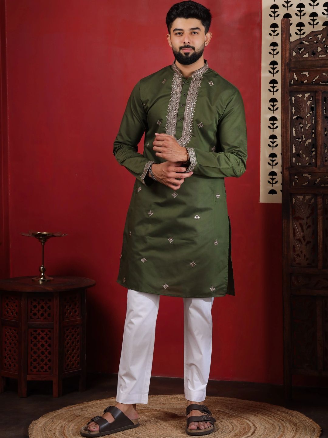 Koshin Men Embellished Mirror Work Kurta-picture-10