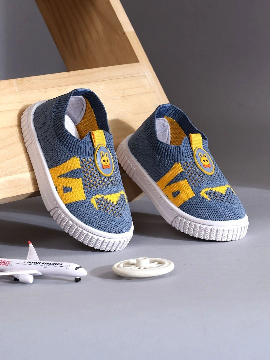 SCHOOZI Unisex Kids Textured Sneakers-picture-35