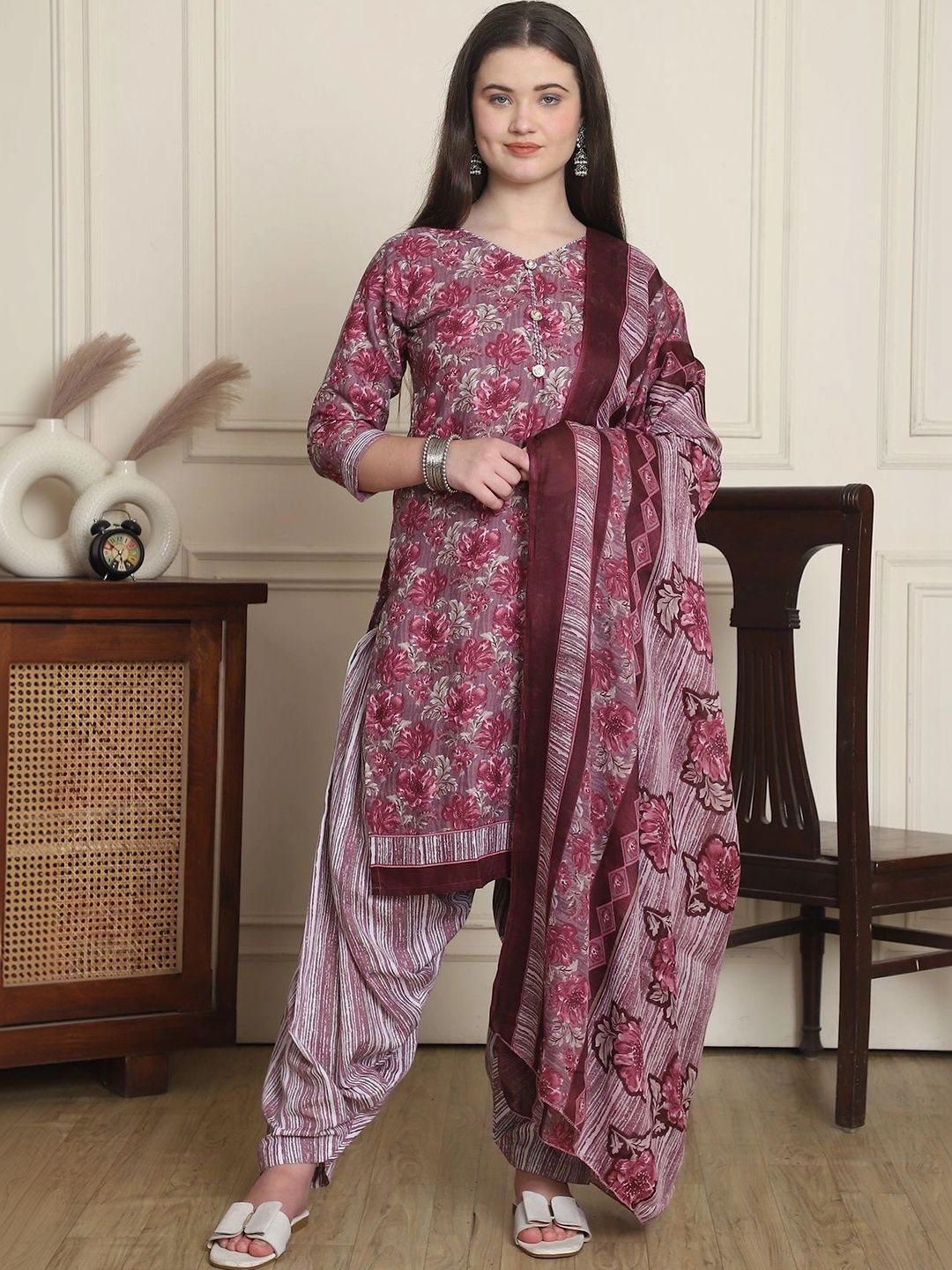 Aaradhya Fashion Women Floral Printed Regular Kurta with Patiala & With Dupatta-picture-42
