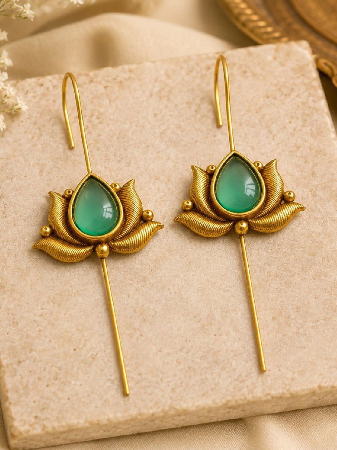 Celestiacarat Floral Ear Cuff Earrings-picture-58