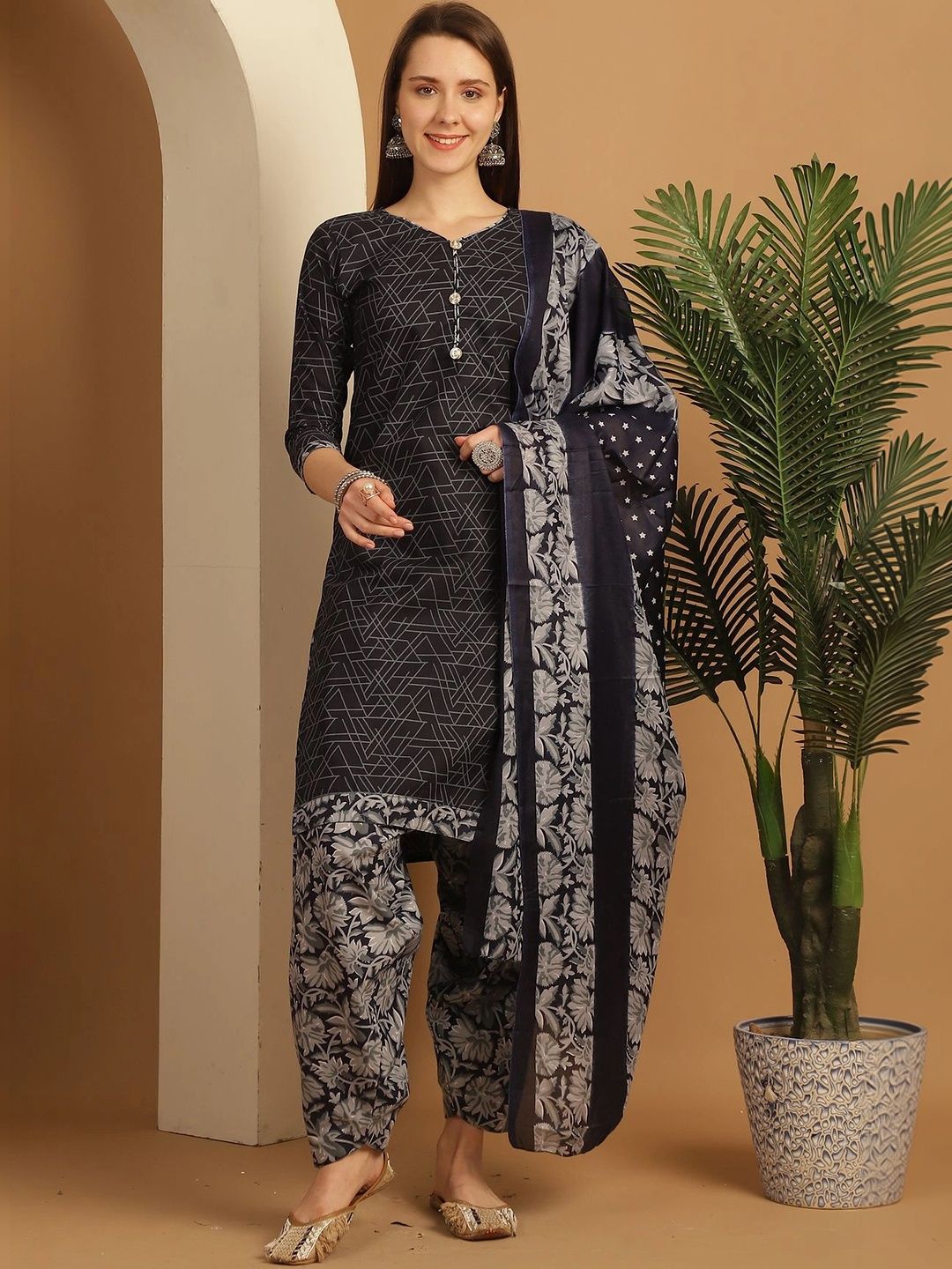 Aaradhya Fashion Women Printed Regular Kurta with Patiala & With Dupatta-picture-54