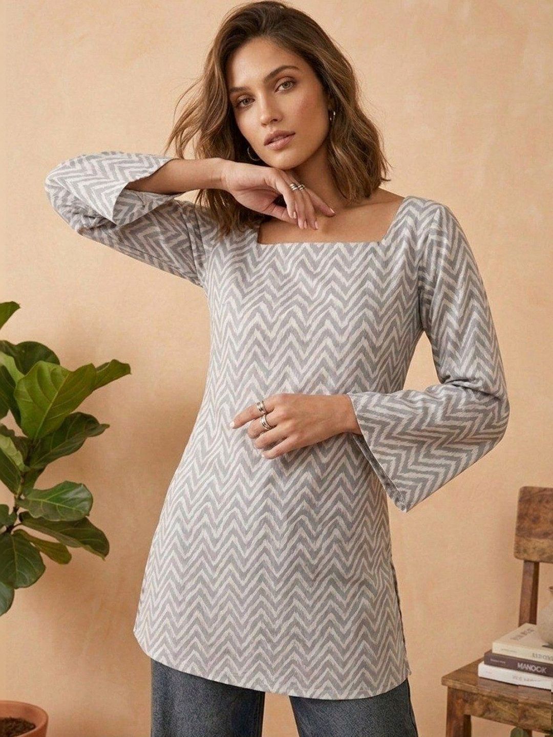 AURAARC Printed Squares Neck Kurtis-picture-15